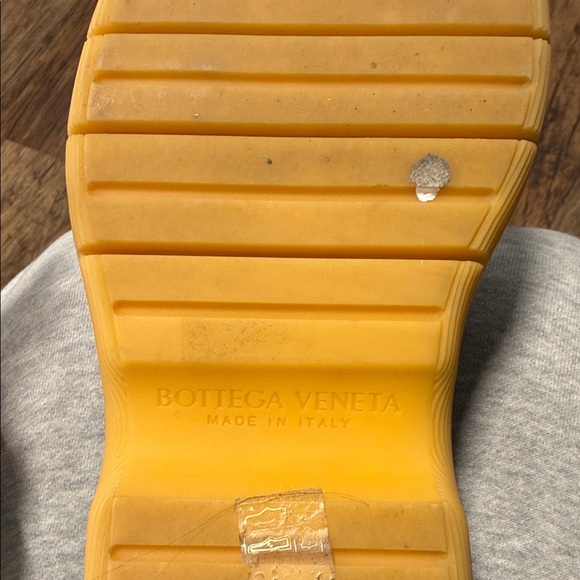 Bottega Veneta Black Leather Platform Shoes - Picture 3 of 3